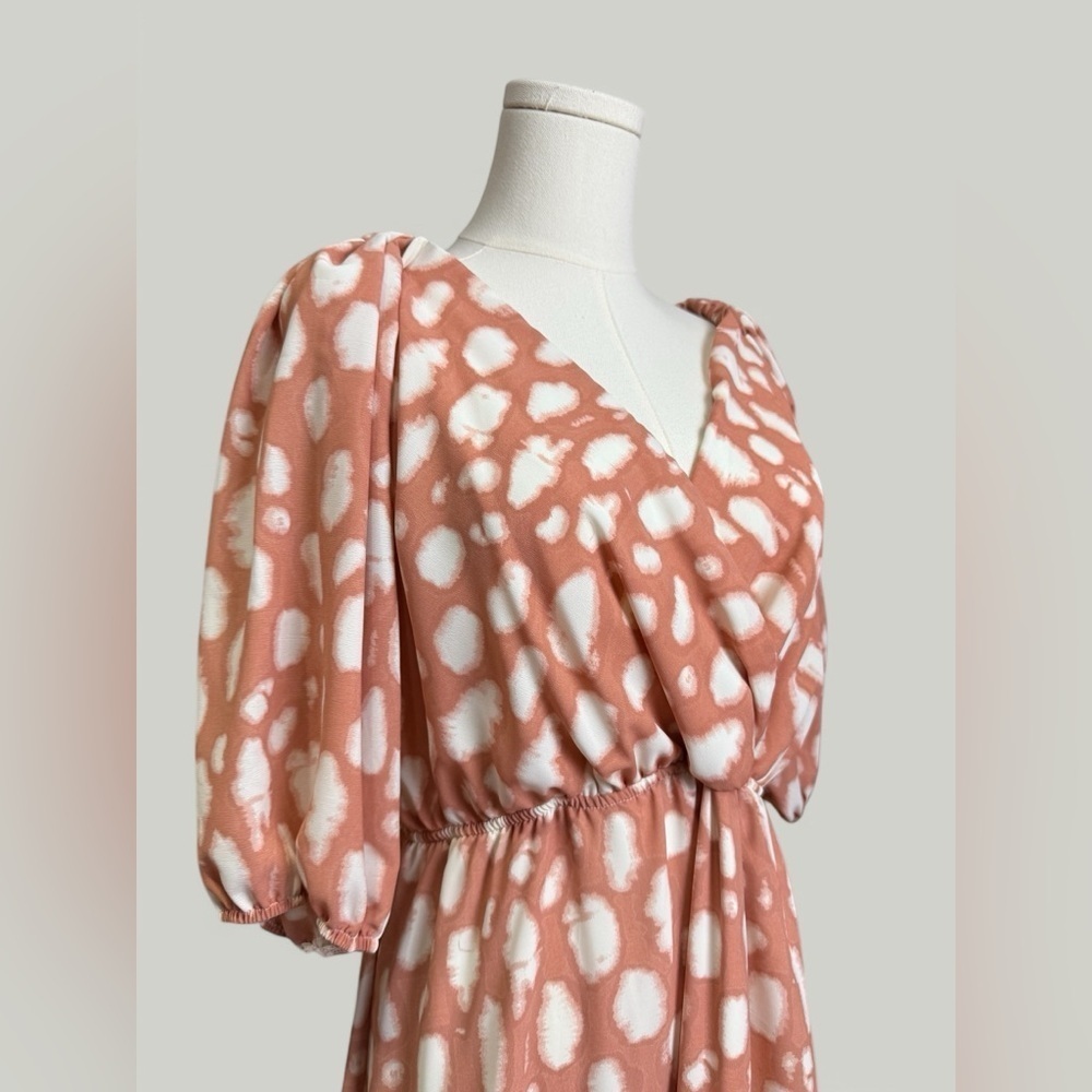 SAINTS & HEARTS Dress Women Size Small Tan White Midi Off-shoulder 3/4 Sleeves - Picture 7 of 14